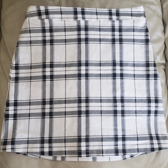 Plaid skirt - Picture 4 of 5